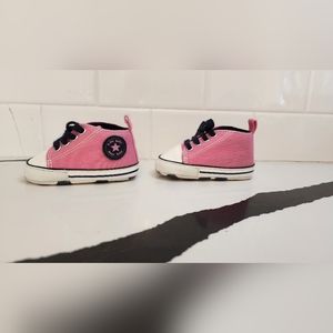 Baby girl converse sz 1 infant